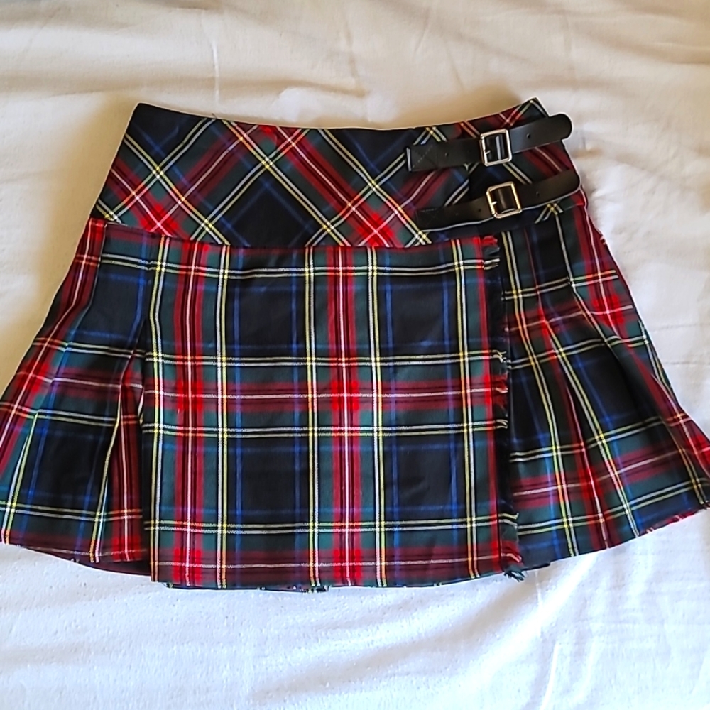 Seek the label skirt